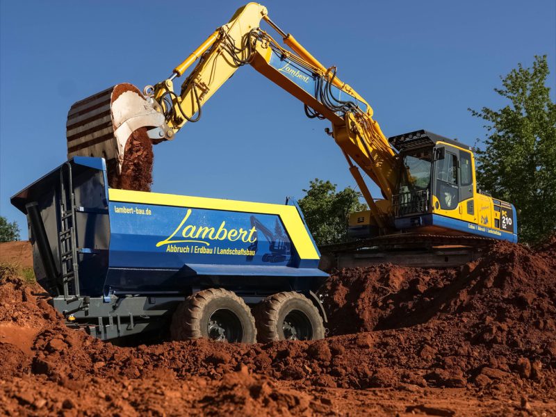 Erdbau – Erdmassentransport Baugrube Uchtelfangen in Uchtelfangen